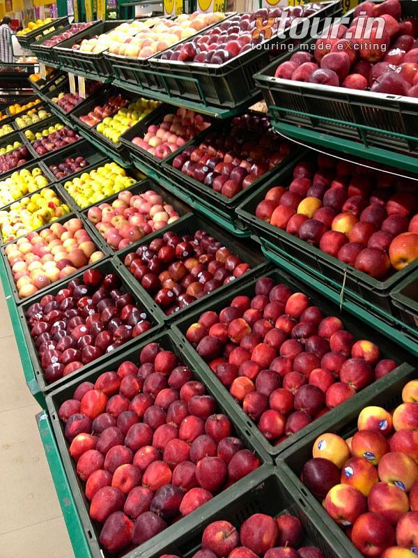 Apples Rack At Star Bazaar
