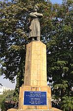 Swami Vivekananada statue near Gateway of India