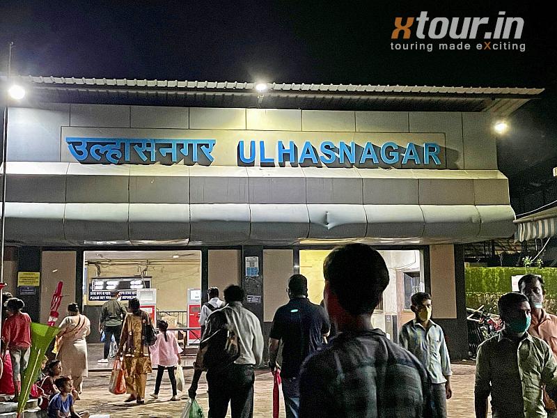 Outside Ulhasnagar Station